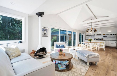 North Sea Casa | Newly-Renovated Southampton Cottage, Open Floor Plan, Great Room with...