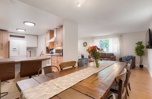 North Central Westminster Casa | Newly Renovated-Spacious-20min to Den& Boulder-HotTub/Game Room/Basketball Court