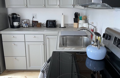 Greene Apartamento | Newly renovated spacious apartment overlooking Greene NY