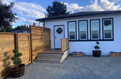 Medford Apartamento | Newly renovated studio with farm and mountain view’s! 5 minutes to Jacksonville.