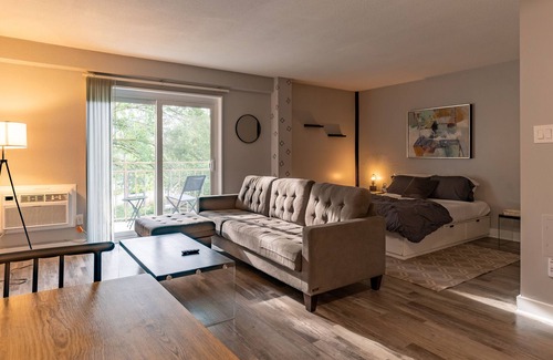 Crabtree Apartamento | Newly Renovated Studio Downtown