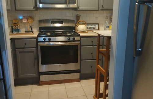 Kansas City Apartamento | Newly Renovated Stylish 3rd Floor Apartment 5 mins from Country Club Plaza