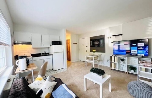 Stamford Apartamento | Newly renovated, sunny 😎 1bed/1bath Apartment