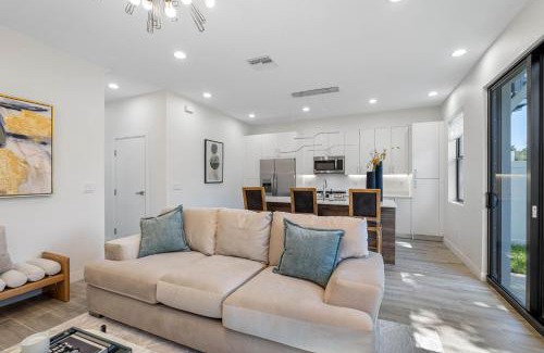 University Casa | Newly Renovated Tampa Townhouse Prime Location