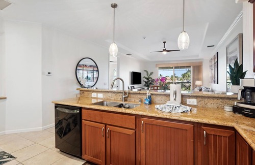 Waikoloa Villa | Newly Renovated Top Floor Luxury Waikoloa Beach Villa F32, Fairway Views!!