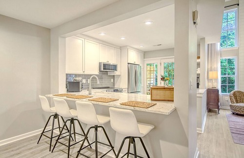 Charleston Casa | Newly Renovated Townhouse close to Daniel Island