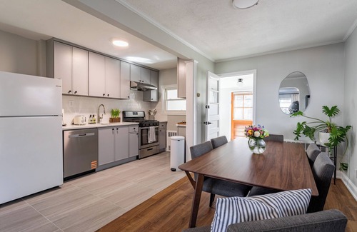 Kew Gardens Hills Casa | Newly renovated townhome with AC in Queens