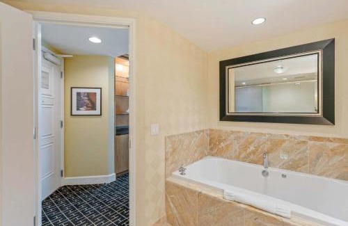 Las Vegas Apartamento | Newly Renovated Trump Hotel Studio 1712