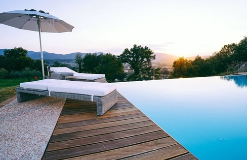 Reggello Villa | Newly renovated Tuscan villa with private salt water pool, views, air conditioning and full of charm