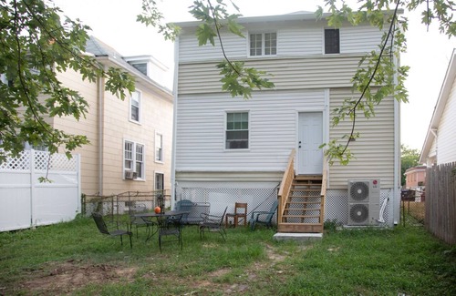 Woodridge Casa | Newly renovated two bedrooms entire Apartment