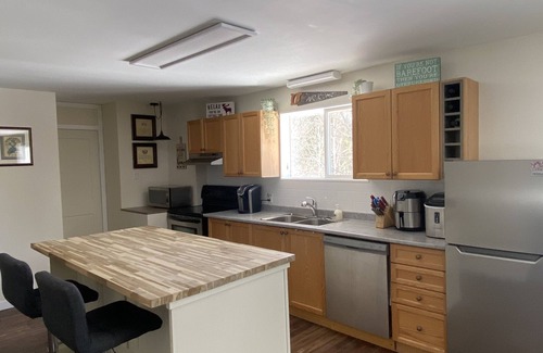 Sundridge Casa | Newly renovated, upper level of home. Minutes from the lake.