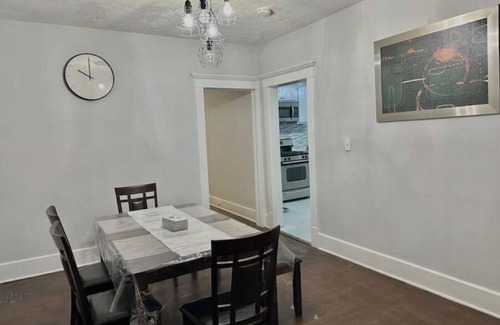 North Buffalo Casa | Newly Renovated ! Upper Modern Large 3 Bed House