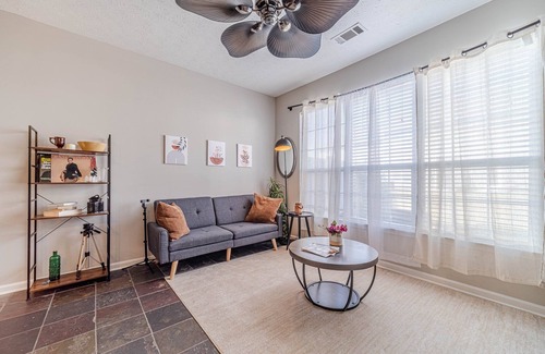 Flowery Branch Casa | Newly Renovated Cozy Townhome near Lake Lanier/ 2 Bed, 2.5 Baths Flowery Branch