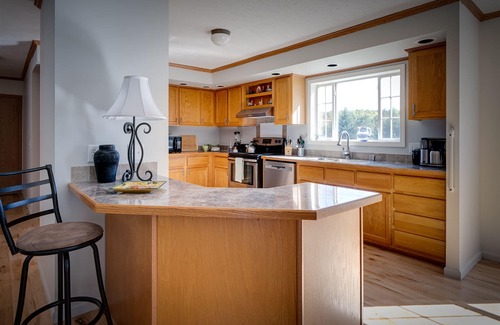 Harbor Springs Casa | Newly renovated country home in the middle of Paradise!