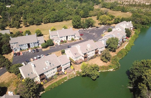 Kelleys Island Condominio | Newly renovated 2-bedroom condo with WiFi, AC in lovely Kelleys Island