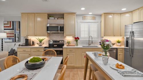 Inlet Beach Heights Casa | Newly Renovated 2-min Walk to the Beach The Coastal Cottage by AvantStay