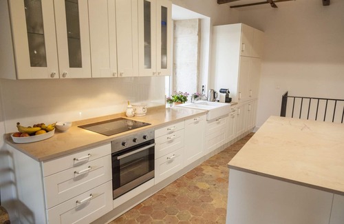Pommard Casa | Recientemente renovado pueblo natal con vistas a los viñedos de Pommard
