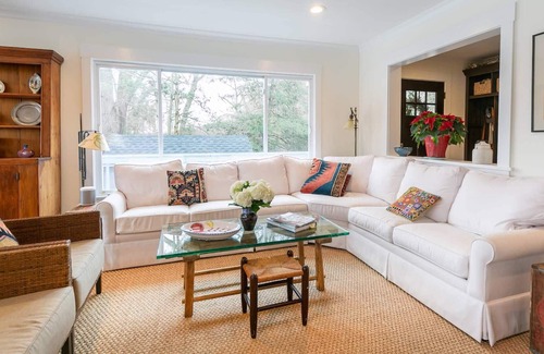 Arden-on-the-Severn Casa | Newly-renovated waterfront home with private pier and all the bells and whistles