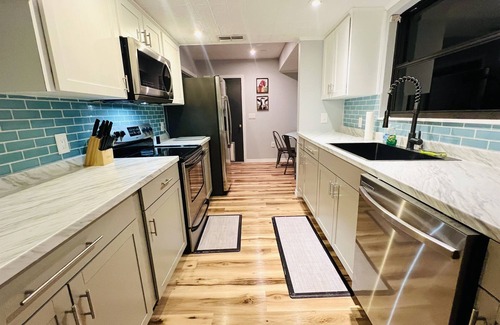 Weeki Wachee Gardens Casa | *Newly Renovated!* Weeki Wachee Main River w/ Kayaks
