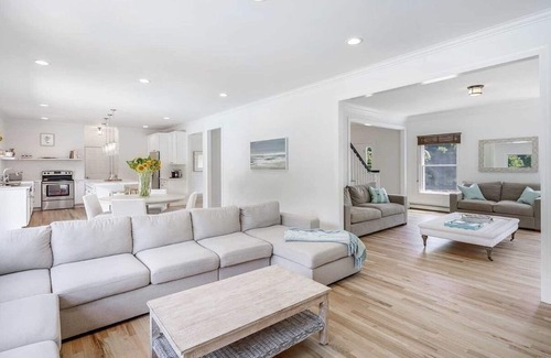Westhampton Casa | Newly renovated Westhampton escape near beach