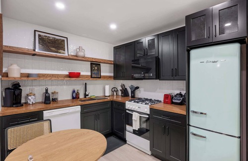 Ann Arbor Casa | Newly Renovated West-Side 1BR/1BA!