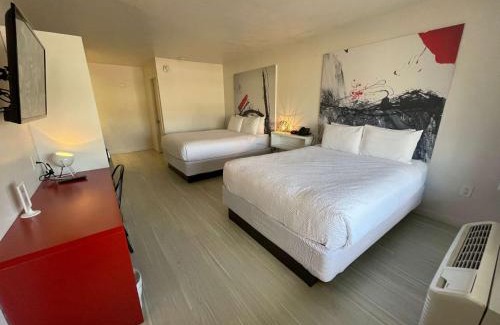 Kissimmee Hotel | Newly Room in cozy hotel with Super location to the Parks