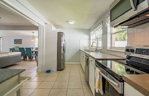 Rock Ridge Casa | Newly updated 3 bedroom/2 bath home 2.5 miles away from the beach!