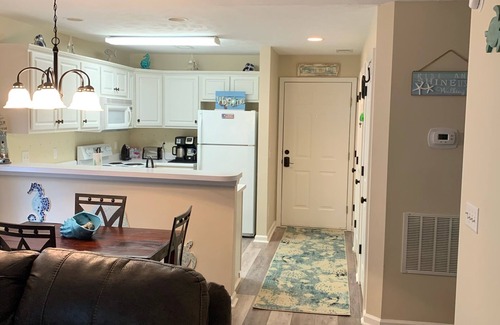 Pawleys Island Condominio | Excelentes tarifas !! Contacto para tarifas especiales de septiembre / octubre. Cerca de la playa y piscina / spas