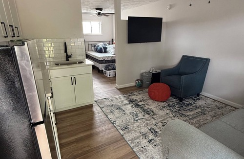 Auburn Condominio | Newly updated condo steps from Jordan Hare and downtown Auburn!