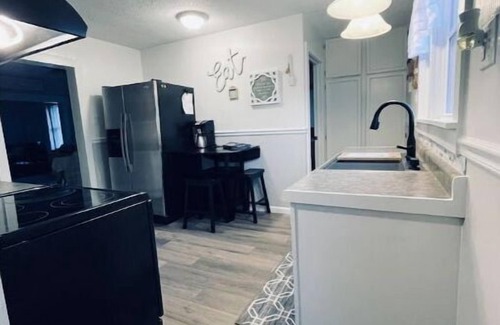 Scheller Casa | Newly updated country home boasts comfort & relaxation, near DuQuoin Fairgrounds