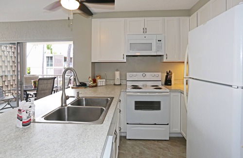 Kailua-Kona Condominio | Alii Villas # 224. Cerca del mar! Actualizado. agradable