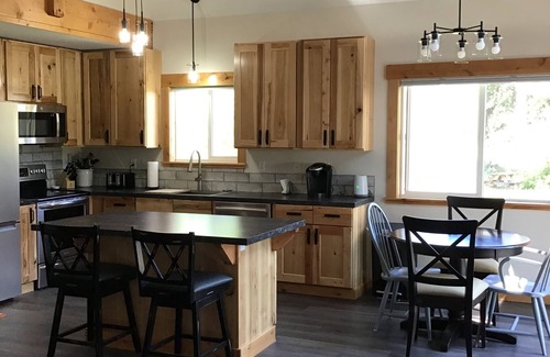 Easton Cabina | Newly updated tranquil Country Cabin.