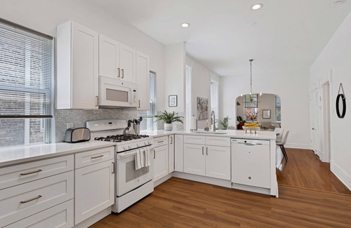 Tri-Taylor Casa | Newly Updated Vintage 6 Bedroom Single Family Home by AllSet Turnover