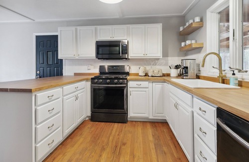 Three Oaks Casa | Newly updated wooded retreat near Three Oaks and Union Pier
