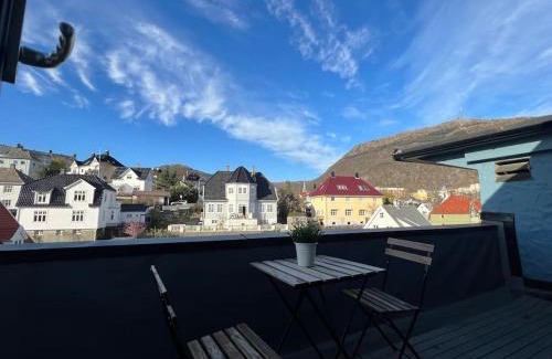 Arstad Apartamento | Newly Upgraded Apt: Two Balconies, Sun-Drenched!