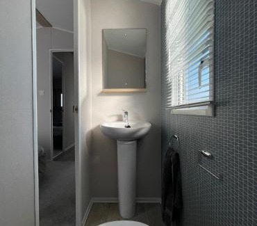Truro Complejo | Newperran 102 - 2 Bedroom Country & Valley View Caravan