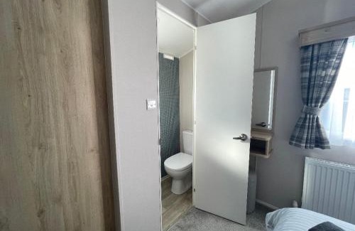 Truro Complejo | Newperran 102 - 2 Bedroom Country & Valley View Caravan