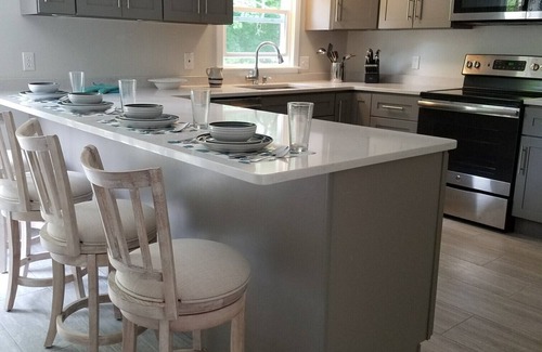 Easton's Point Casa | ¡Cocina y baños recién renovados! Barrio Easton Point