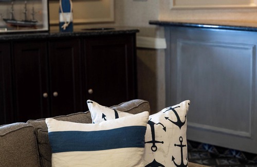 Newport Hotel | Newport Beach Hotel & Suites