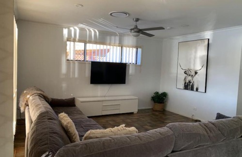 Newport Casa | Newport Canal - Waterways, Boat Parking, Yachts High Mast,