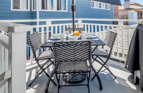 West Newport Casa | Newport Coastal Comfort