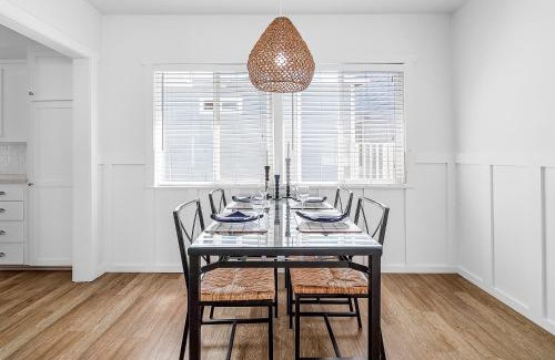 West Newport Casa | Newport Coastal Comfort