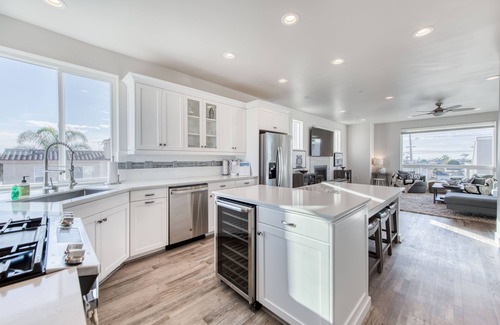 Grover Beach Casa | Newport Oceanview House w/ Rooftop Decks