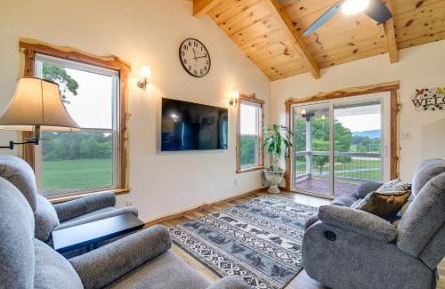 Newport Casa | Newport Retreat 12 Mi to Great Smoky Mountains!