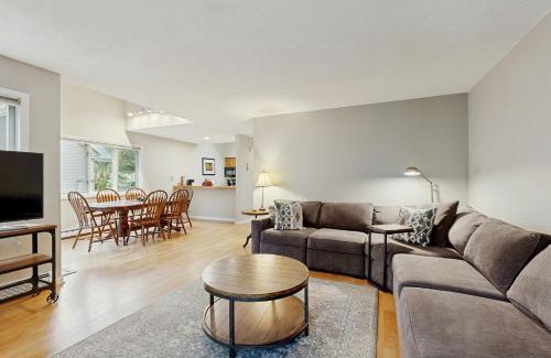 West Hartford Apartamento | Newton Village 1A