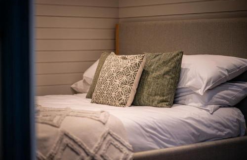 Llangollen Casa | Newydd Lodge with private hot tub