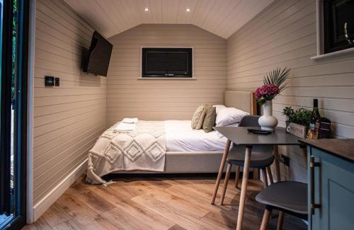 Llangollen Casa | Newydd Lodge with private hot tub