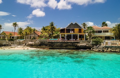 Belnem Villa | Una villa tranquila con piscina infinita y acceso privado al océano.