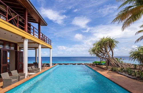 Belnem Villa | Una villa tranquila con piscina infinita y acceso privado al océano.