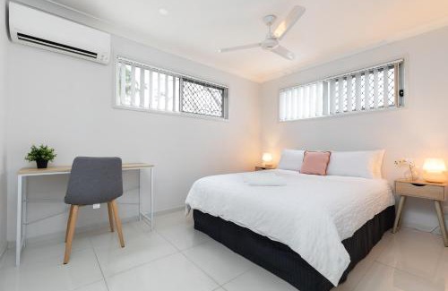 Rocklea Apartamento | Next to a Disk Golf Course! Shops! AirCon! 339F1